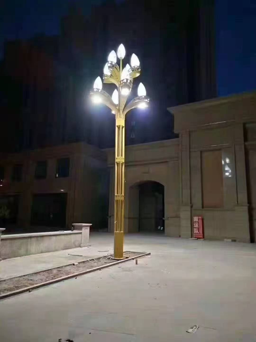 配图